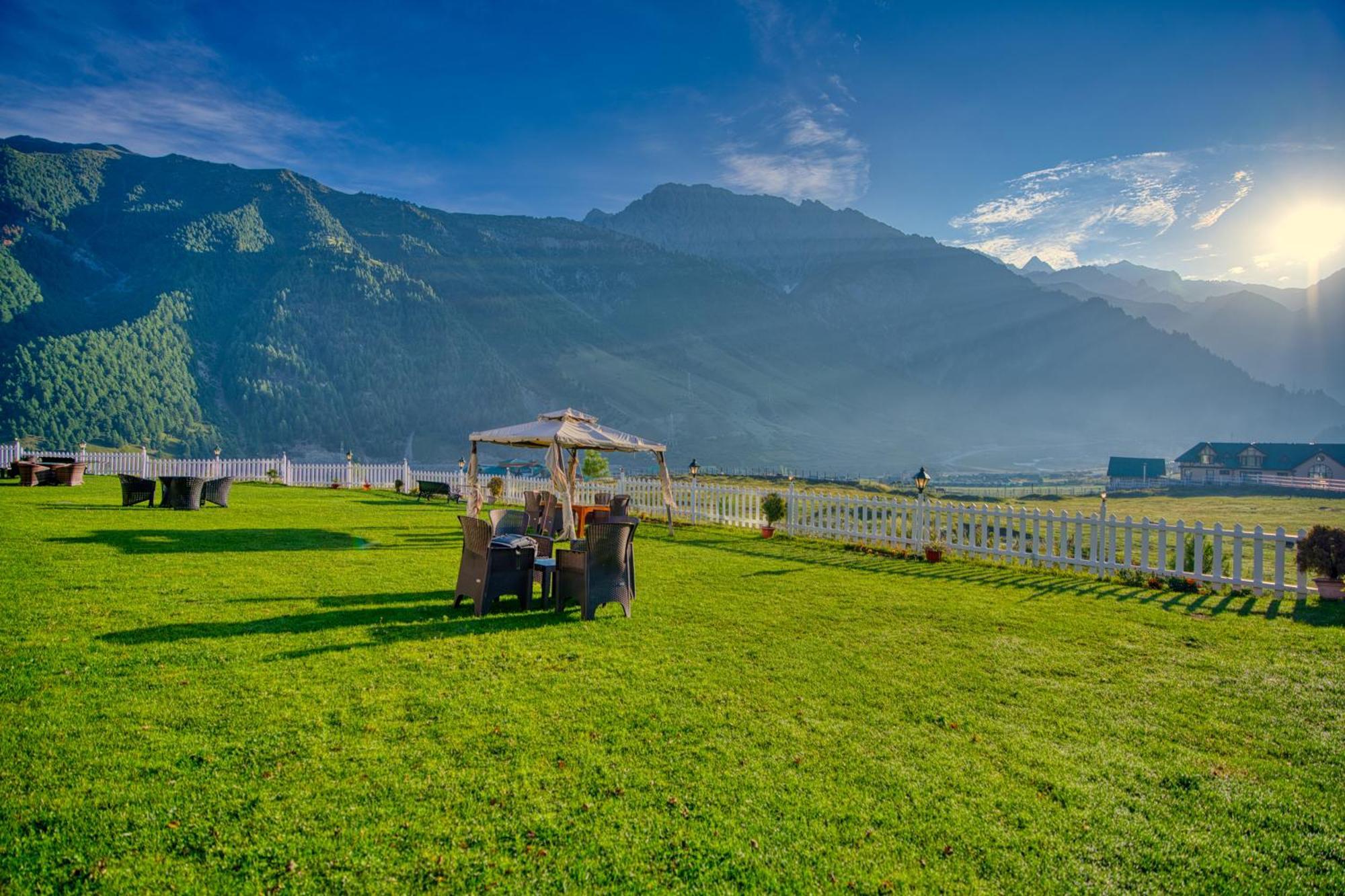 Golden Meadows Hotels & Resorts Sonamarg Luaran gambar