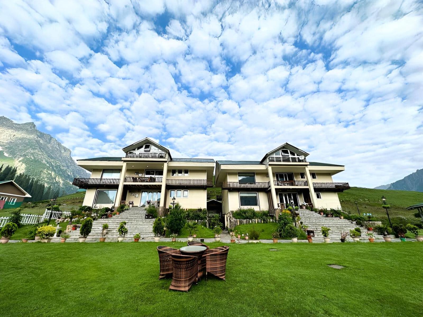 Golden Meadows Hotels & Resorts Sonamarg Luaran gambar